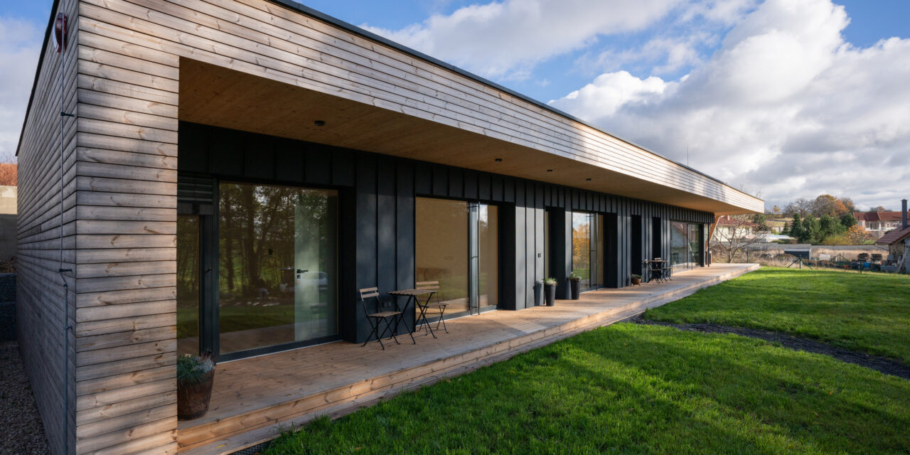 3AE. Přírodní materiál, technická přesnost a architektonická čistota